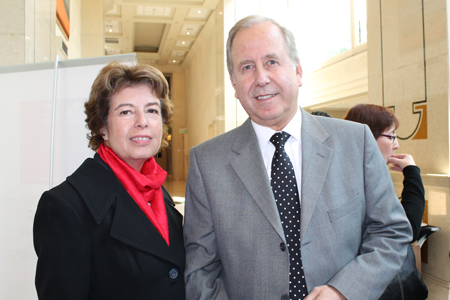 Mónica Rubio, Directora Programa Astronomía de Conicyt, y Aldo Onetto, Gerente de Desarrollo, Educación y Salud de Telefónica Empresas.