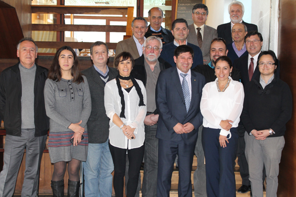 Representantes de las instituciones socias de REUNA que participaron en la primera asamblea del año.